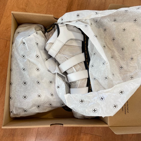 BLAIRE HYDRO LEATHER PLATFORM STRAP SANDALS - Picture 7 of 11